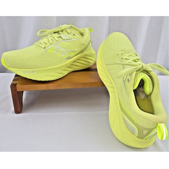 Saucony Women's Triumph 22 Sunny Citron Running Shoes S10964-152 New No Tags/Box - Picture 2 of 11